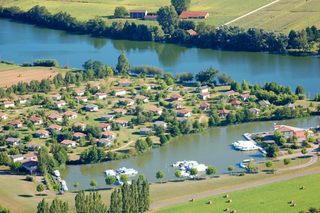 Lagrange Grand Bleu Vacances - Residence Port Lalande Castelmoron-sur-Lot Exteriör bild