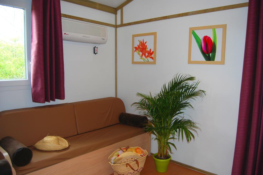 Lagrange Grand Bleu Vacances - Residence Port Lalande Castelmoron-sur-Lot Exteriör bild
