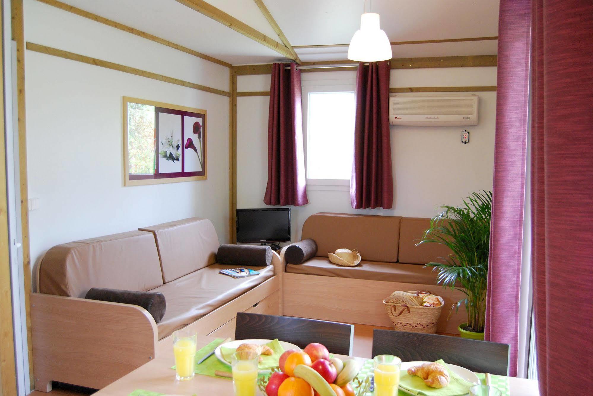 Lagrange Grand Bleu Vacances - Residence Port Lalande Castelmoron-sur-Lot Exteriör bild