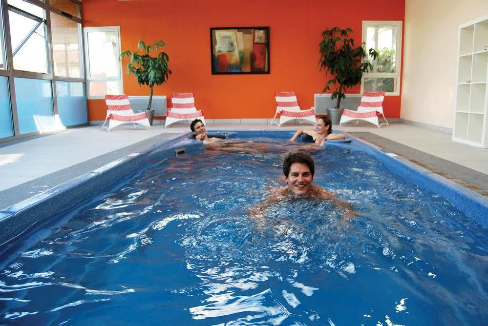 Lagrange Grand Bleu Vacances - Residence Port Lalande Castelmoron-sur-Lot Exteriör bild