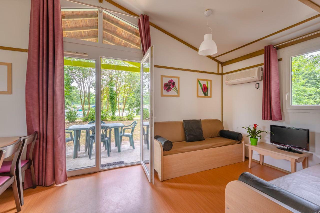 Lagrange Grand Bleu Vacances - Residence Port Lalande Castelmoron-sur-Lot Exteriör bild